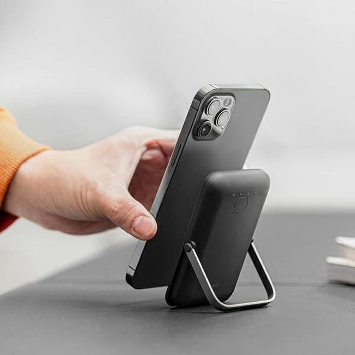 UNIQ Hoveo Power Bank Indukcyjny 5000mAh MagSafe 20W USBC Power Delivery (czarny)