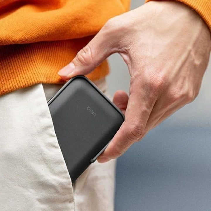 UNIQ Hoveo Power Bank Indukcyjny 5000mAh MagSafe 20W USBC Power Delivery (czarny)